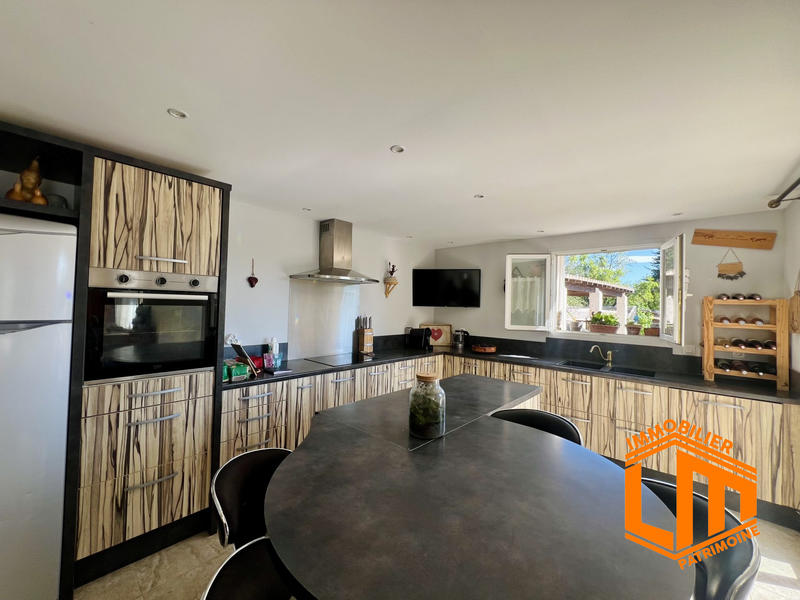 Maison - 187 m² - 6 pièces