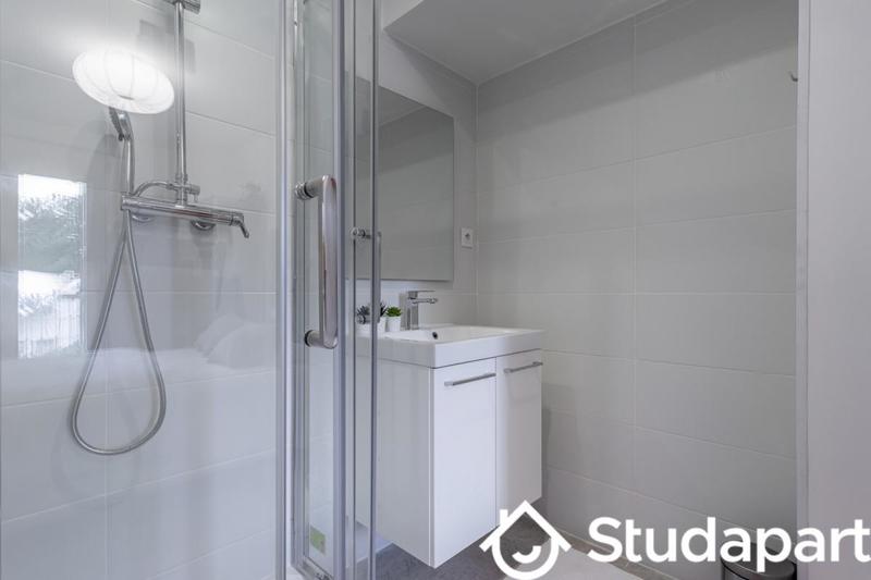 Chambre - 9 m² - 1 pièce