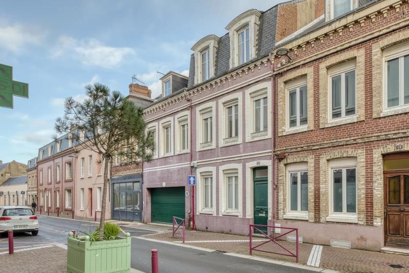 Maison - 238 m² - 11 pièces