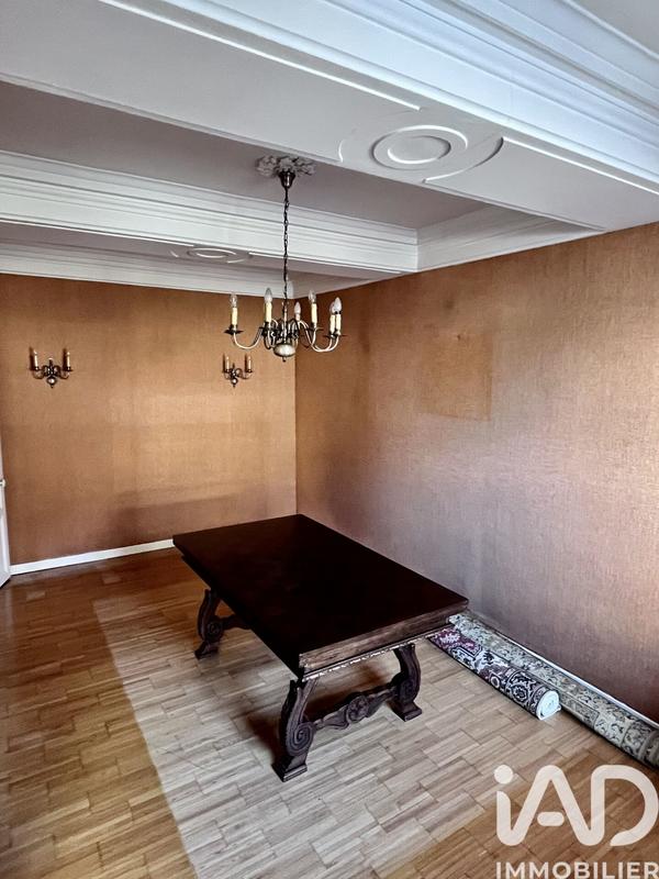 Maison - 217 m² - 6 pièces