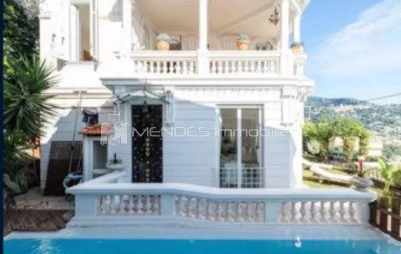 Villa - 169 m² - 7 pièces