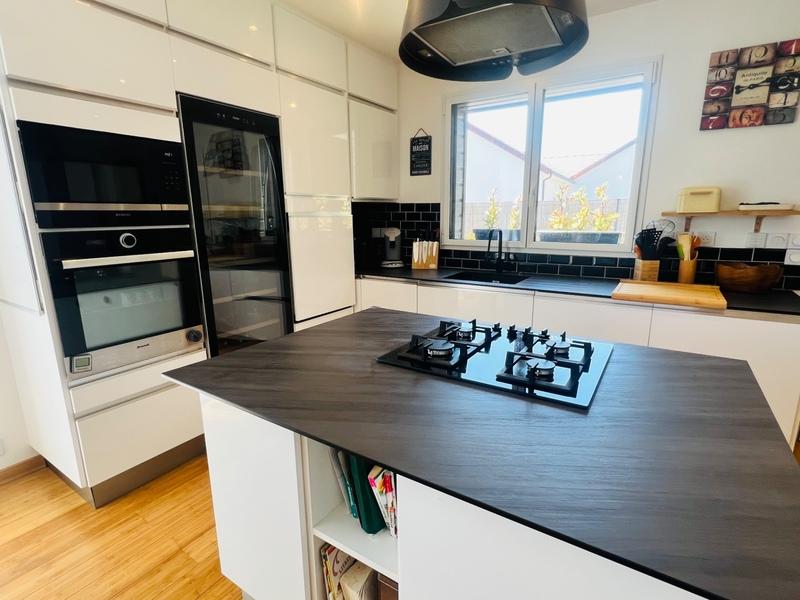 Maison - 99 m² - 4 pièces