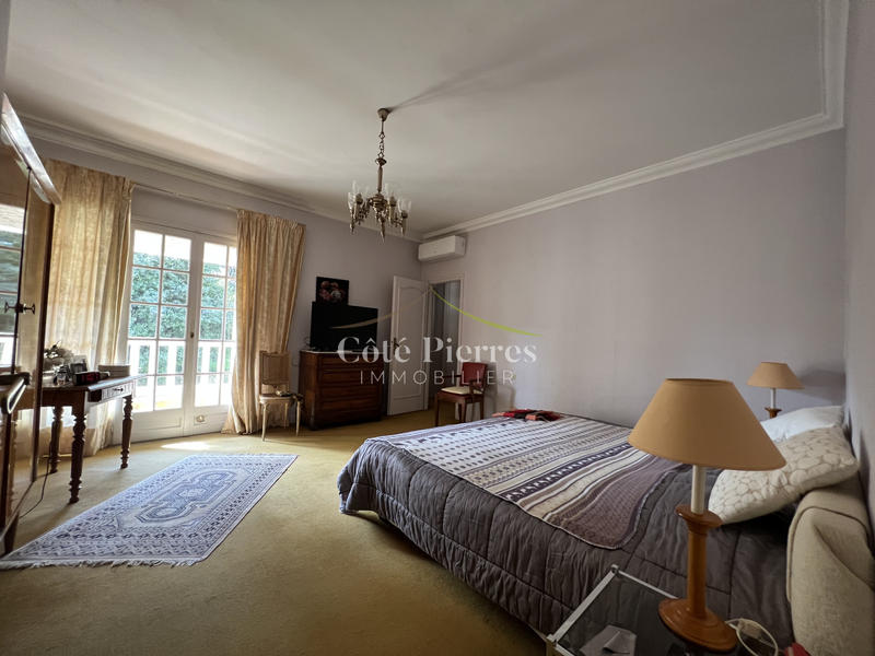 Maison - 268 m² - 8 pièces