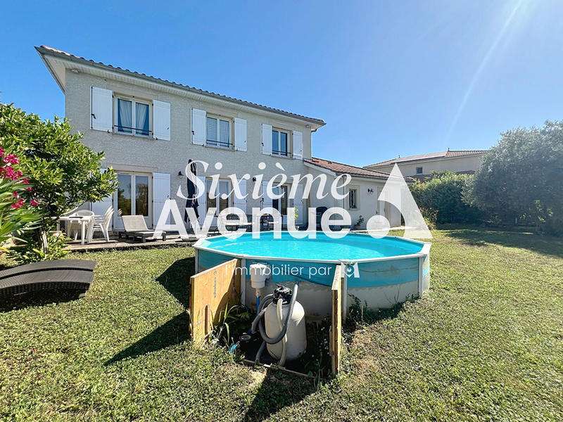 Maison - 123 m² - 7 pièces