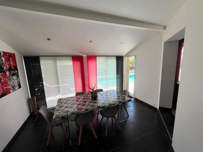 Maison - 208 m² - 5 pièces