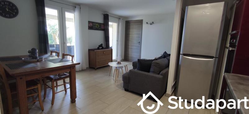 Chambre - 9 m² - 1 pièce