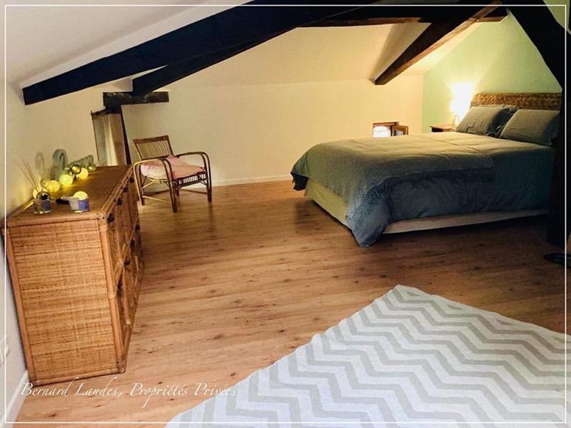 Maison - 389 m² - 11 pièces