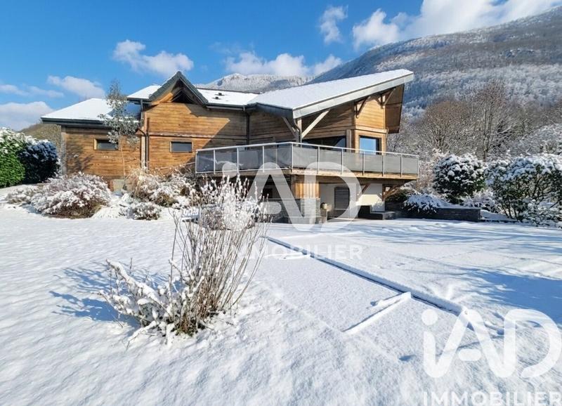 Châlet - 208 m² - 6 pièces