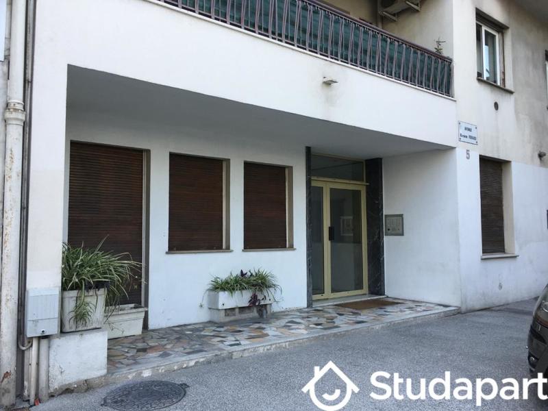 Chambre - 15 m² - 1 pièce