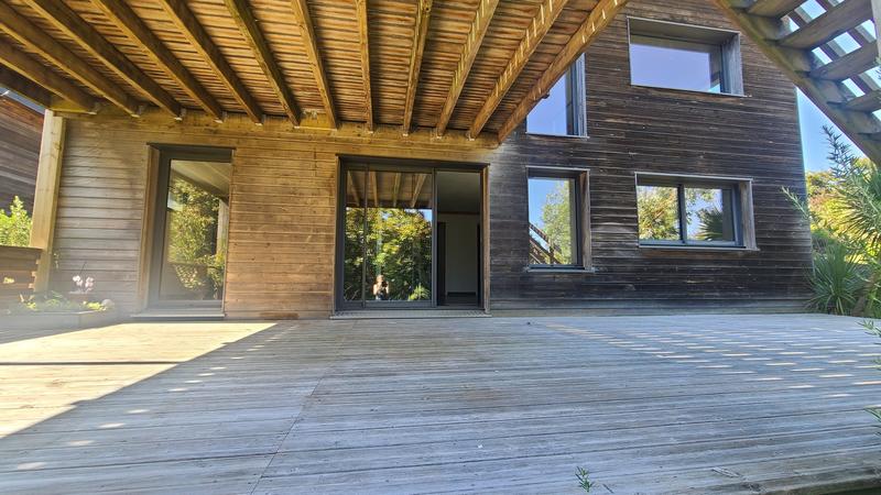 Maison de bois - 160 m² - 5 pièces