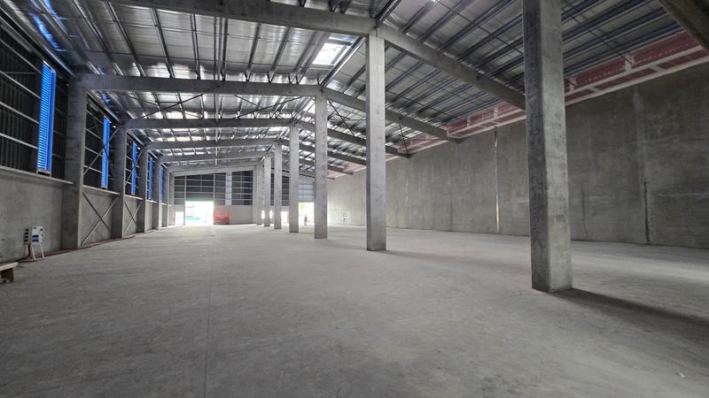 Entrepôt - 1 821 m²