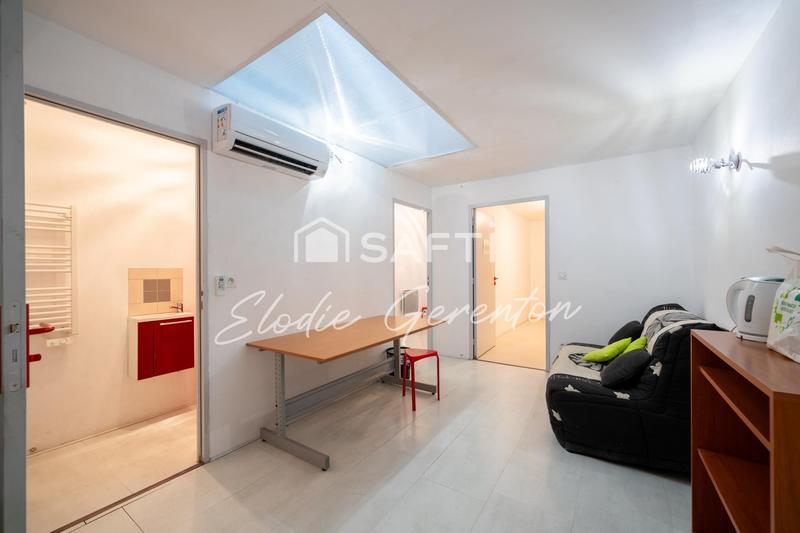 Local commercial - 87 m² - 6 pièces