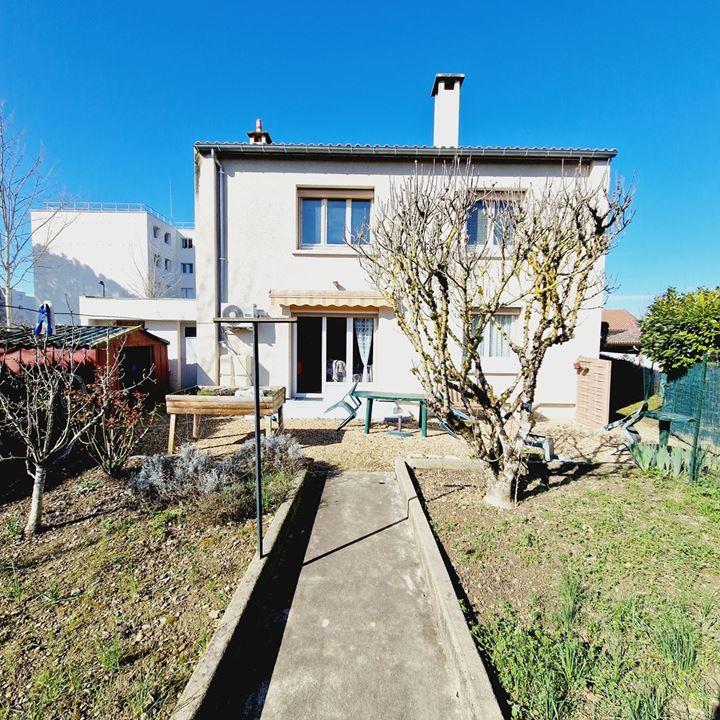 Maison traditionnelle - 106 m² - 5 pièces