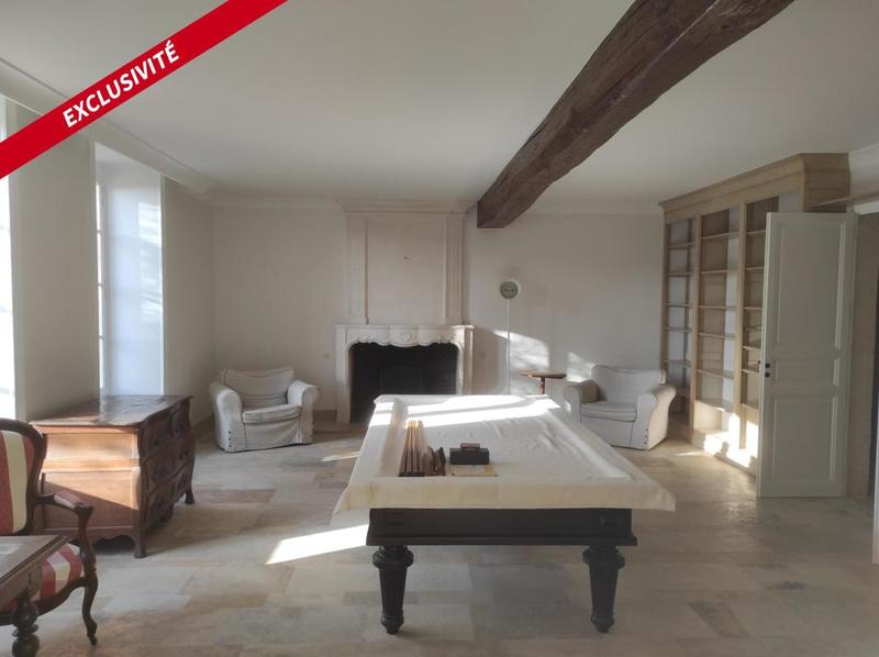 Maison - 410 m² - 10 pièces