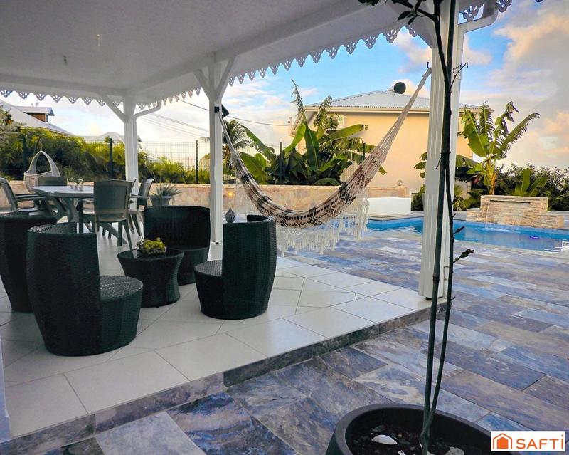 Maison - 95 m² - 4 pièces