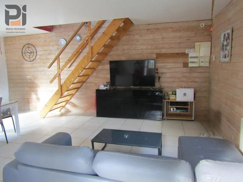 Maison - 220 m² - 9 pièces