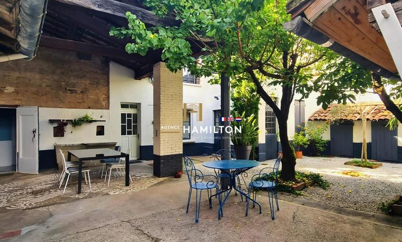 Propriété - 363 m² - 10 pièces