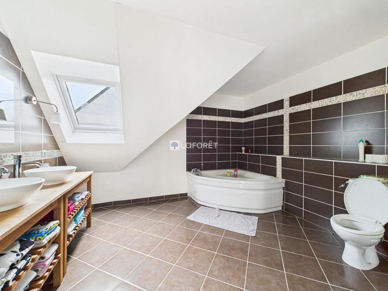 Maison - 163 m² - 6 pièces