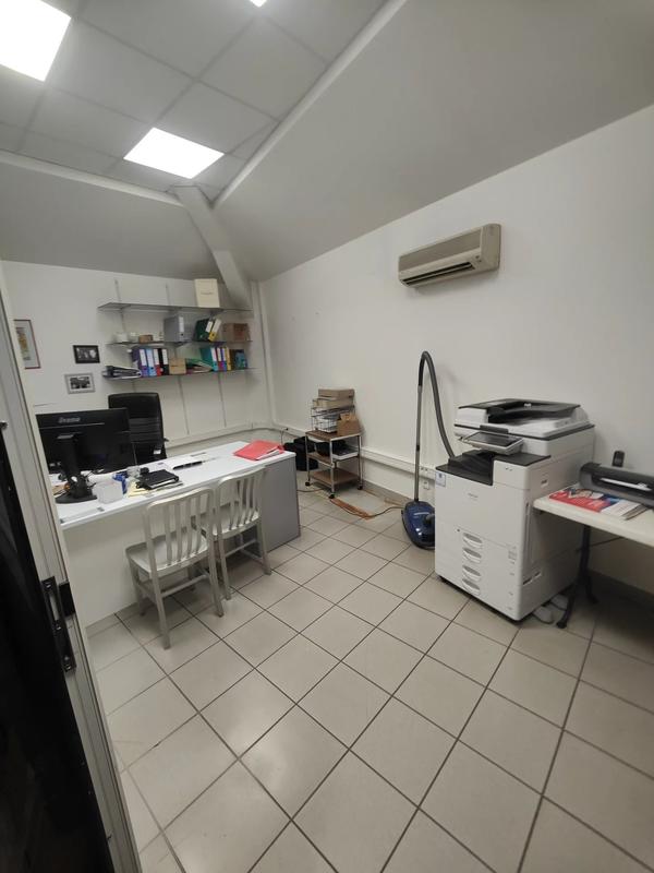 Local commercial - 633 m² - 3 pièces