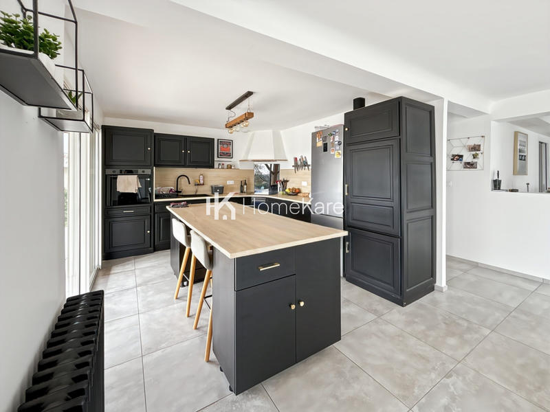 Maison - 211 m² - 6 pièces