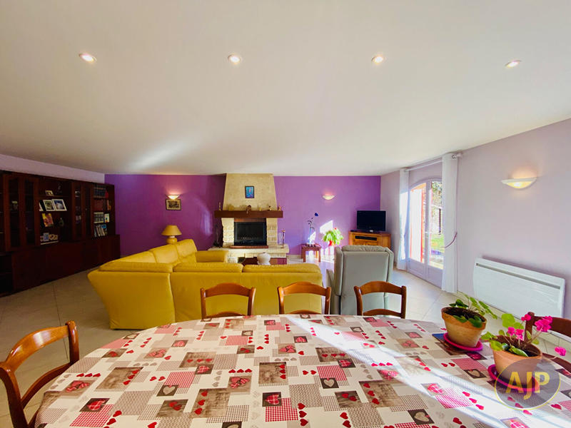 Maison - 209 m² - 8 pièces