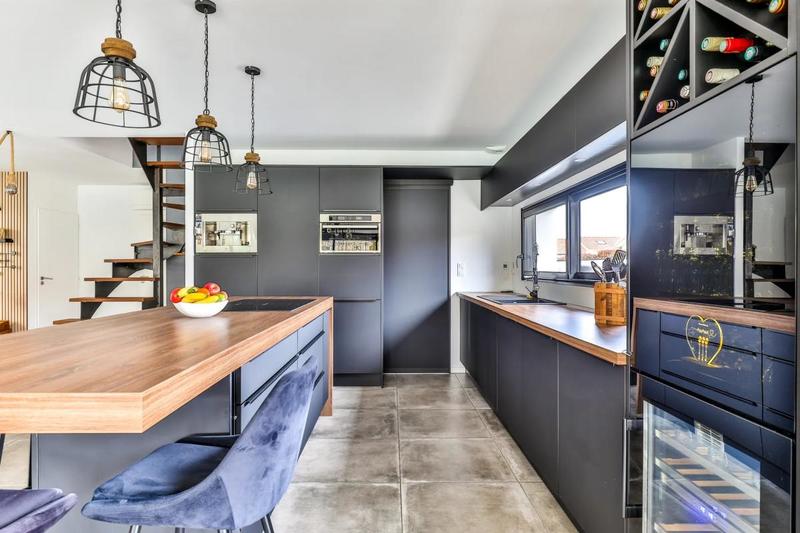 Maison - 159 m² - 5 pièces