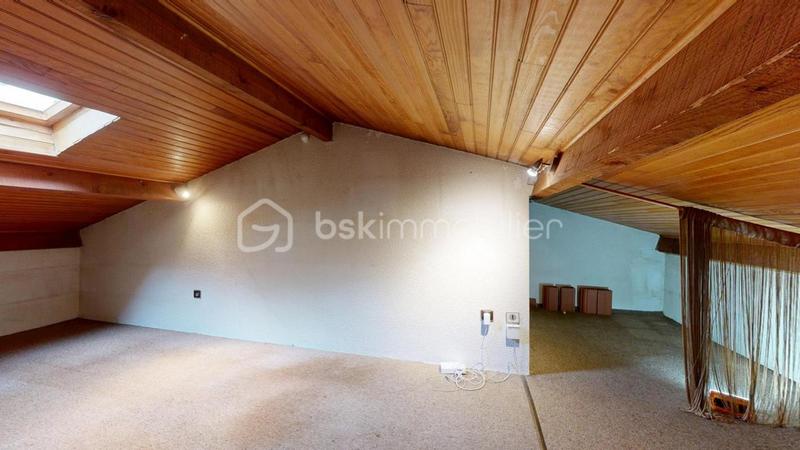 Demeure - 137 m² - 5 pièces