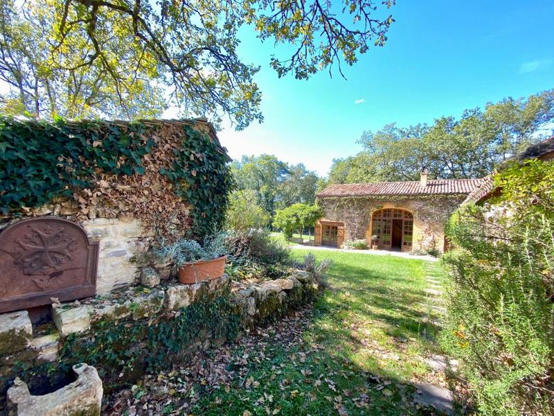 Propriété - 105 m² - 4 pièces