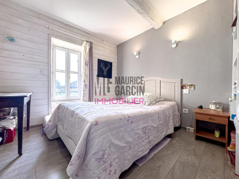 Maison - 260 m² - 10 pièces