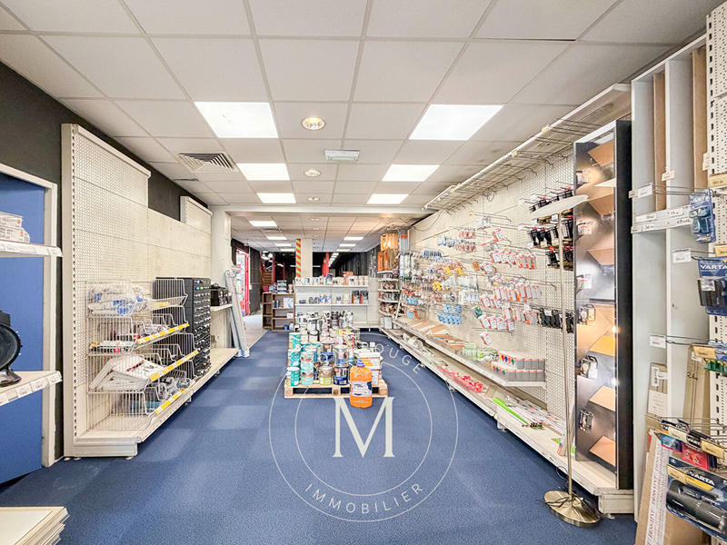 Local commercial - 427 m² - 4 pièces