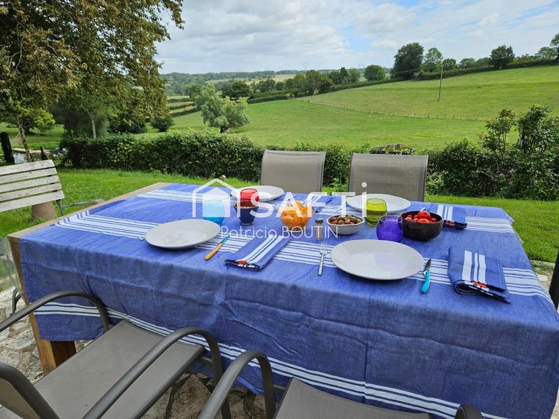 Maison - 260 m² - 10 pièces