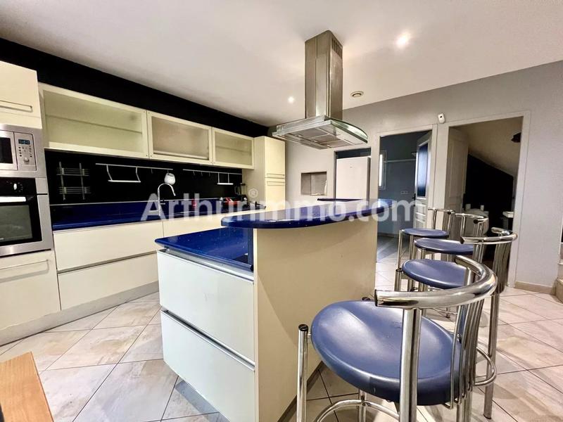 Maison - 170 m² - 6 pièces