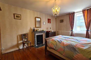 Maison - 165 m² - 7 pièces