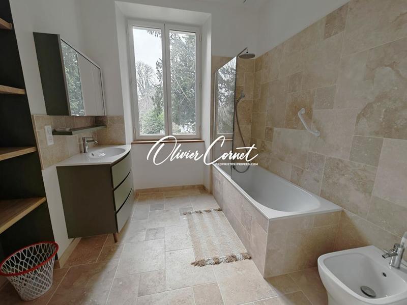 Propriété - 286 m² - 9 pièces