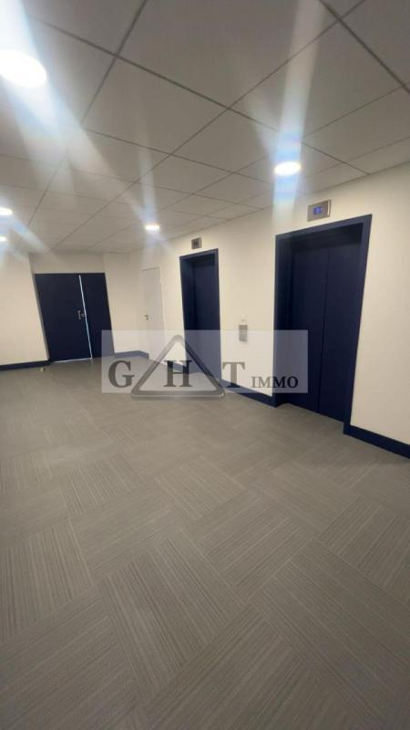 Bureau - 273 m²