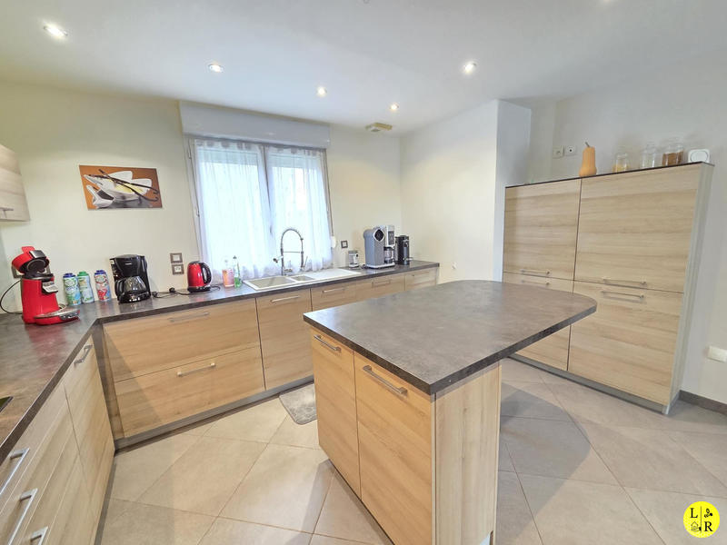 Maison - 110 m² - 4 pièces