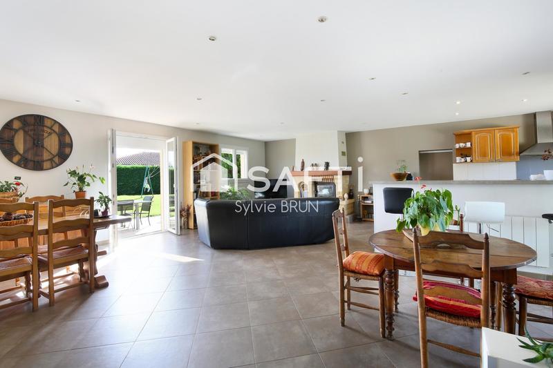 Maison - 121 m² - 4 pièces