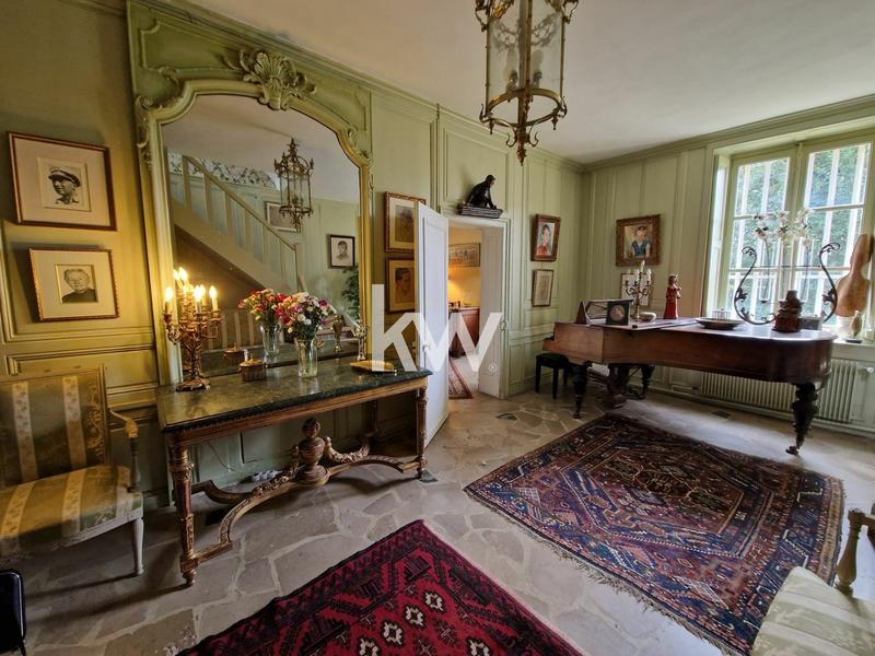 Maison - 434 m² - 10 pièces