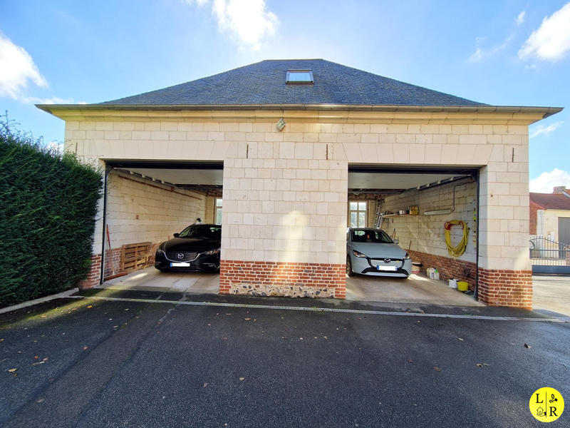 Maison - 230 m² - 7 pièces