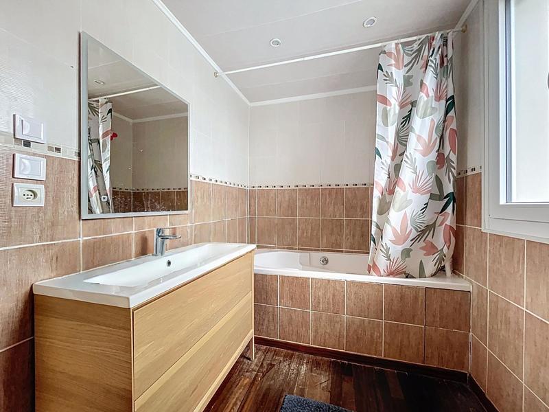 Maison - 84 m² - 4 pièces