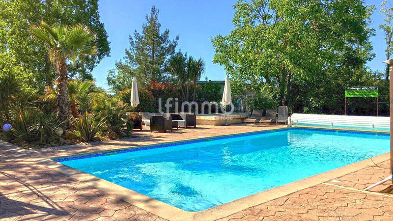 Bureau - 880 m² - 27 pièces