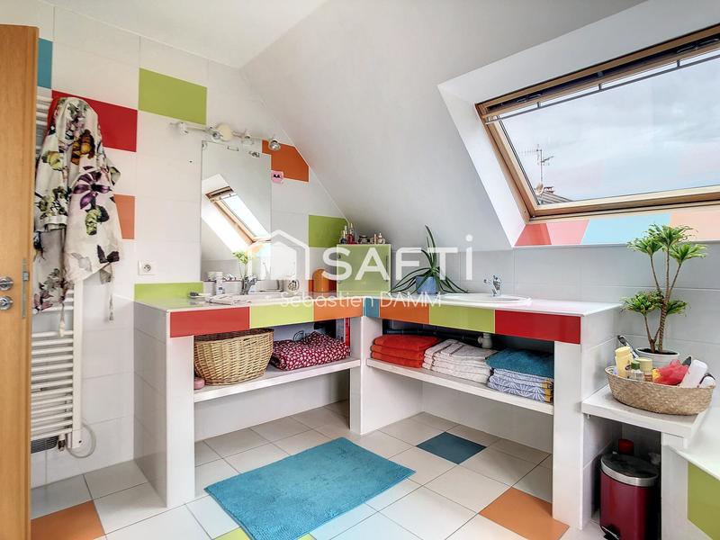 Maison - 251 m² - 11 pièces