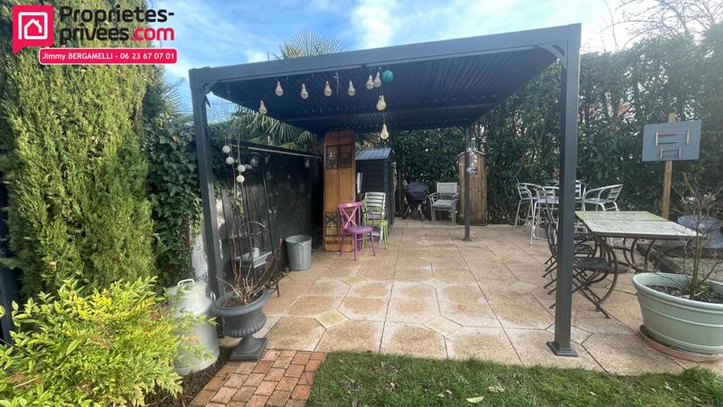 Maison - 207 m² - 7 pièces