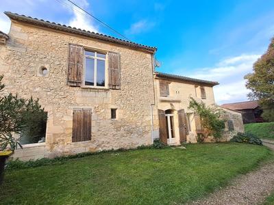 Maison - 227 m² - 7 pièces