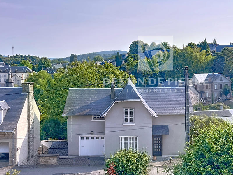 Maison - 190 m² - 9 pièces