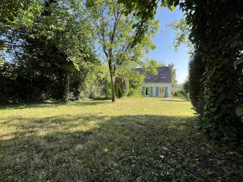 Maison traditionnelle - 130 m² - 8 pièces