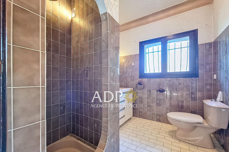 Propriété - 180 m² - 6 pièces