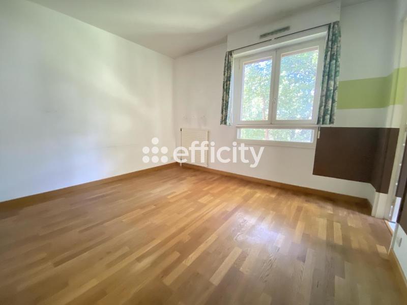 Appartement - 104 m² - 5 pièces