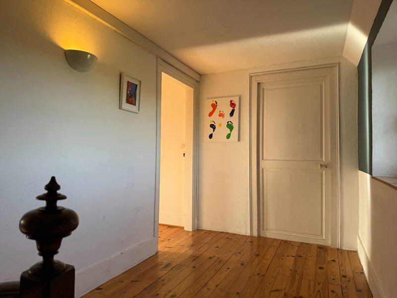 Demeure - 254 m² - 8 pièces