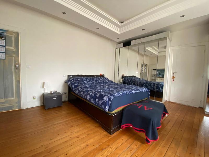 Propriété - 328 m² - 8 pièces